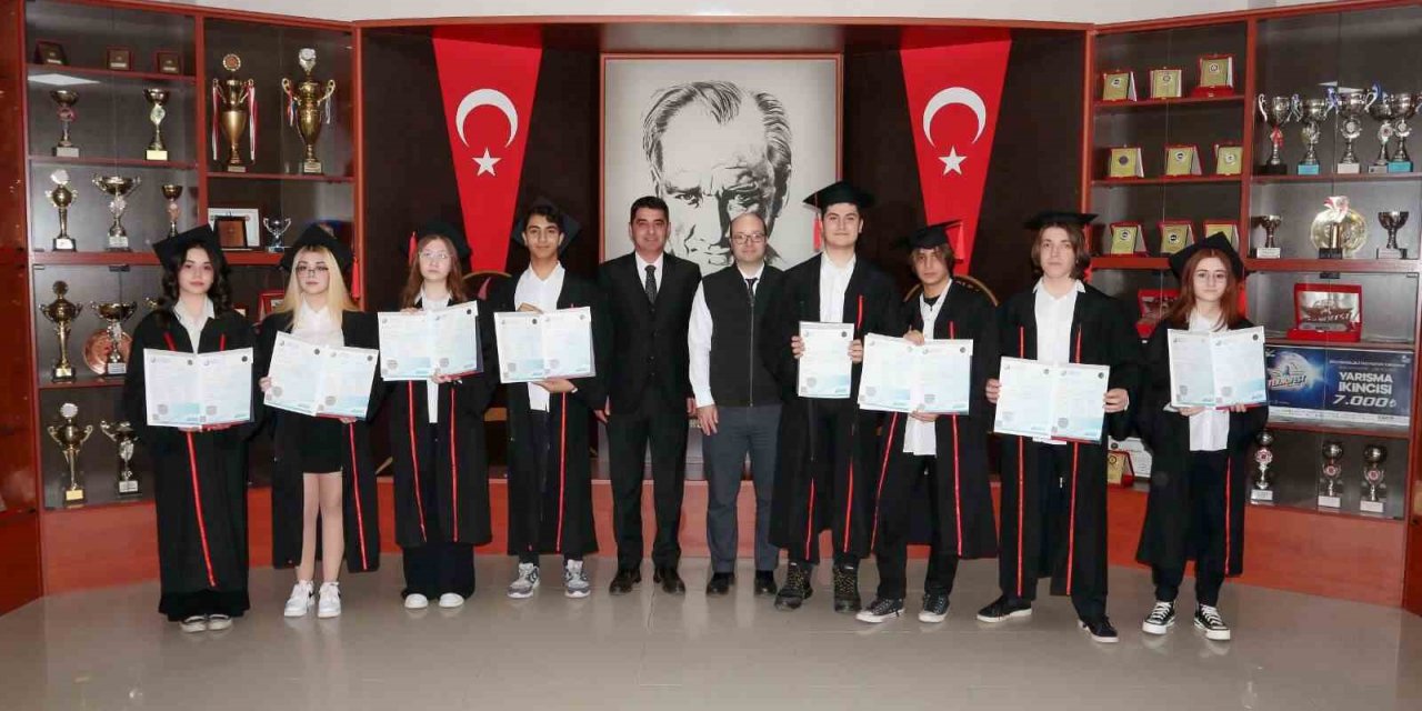 Gaziantep Kolej Vakfı Cemil Alevli IB Koleji’nde diploma heyecanı