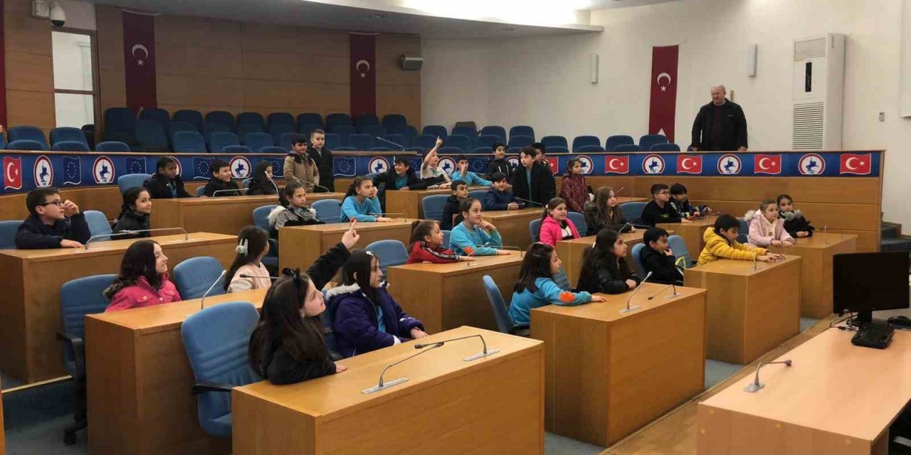 Hayat bilgisi dersini belediyede gördüler