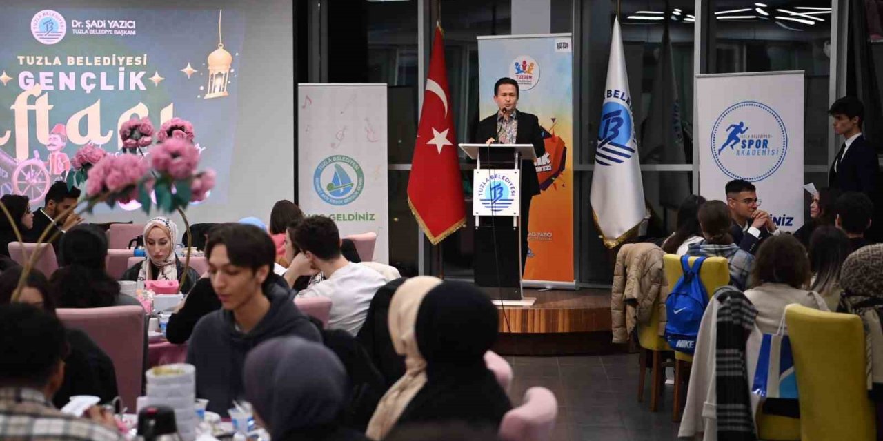 Başkan Yazıcı, gençlerle iftarda buluştu