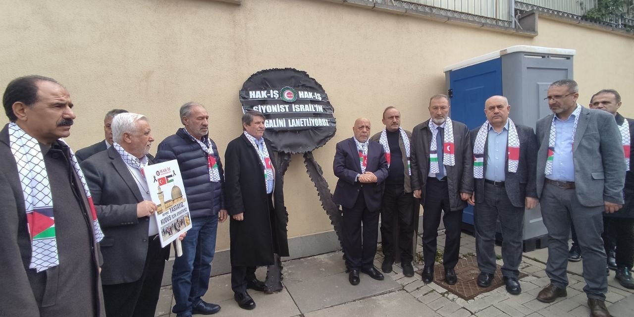 İsrail’in Ankara Büyükelçiliği Rezidansı’na siyah çelenk bırakıldı! 'Siyonist İsrail'in işgalini lanetliyoruz'