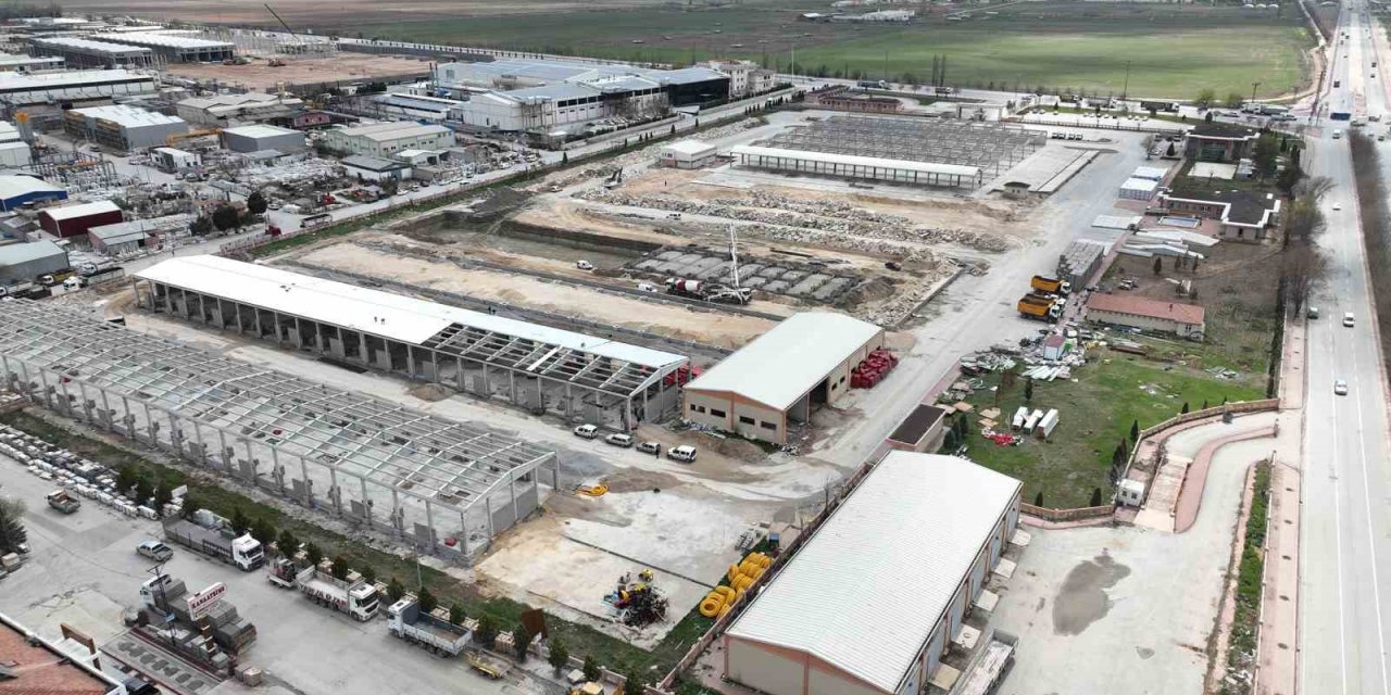 Larende esnaflarının taşınacağı yeni iş yerleri hızla yükseliyor