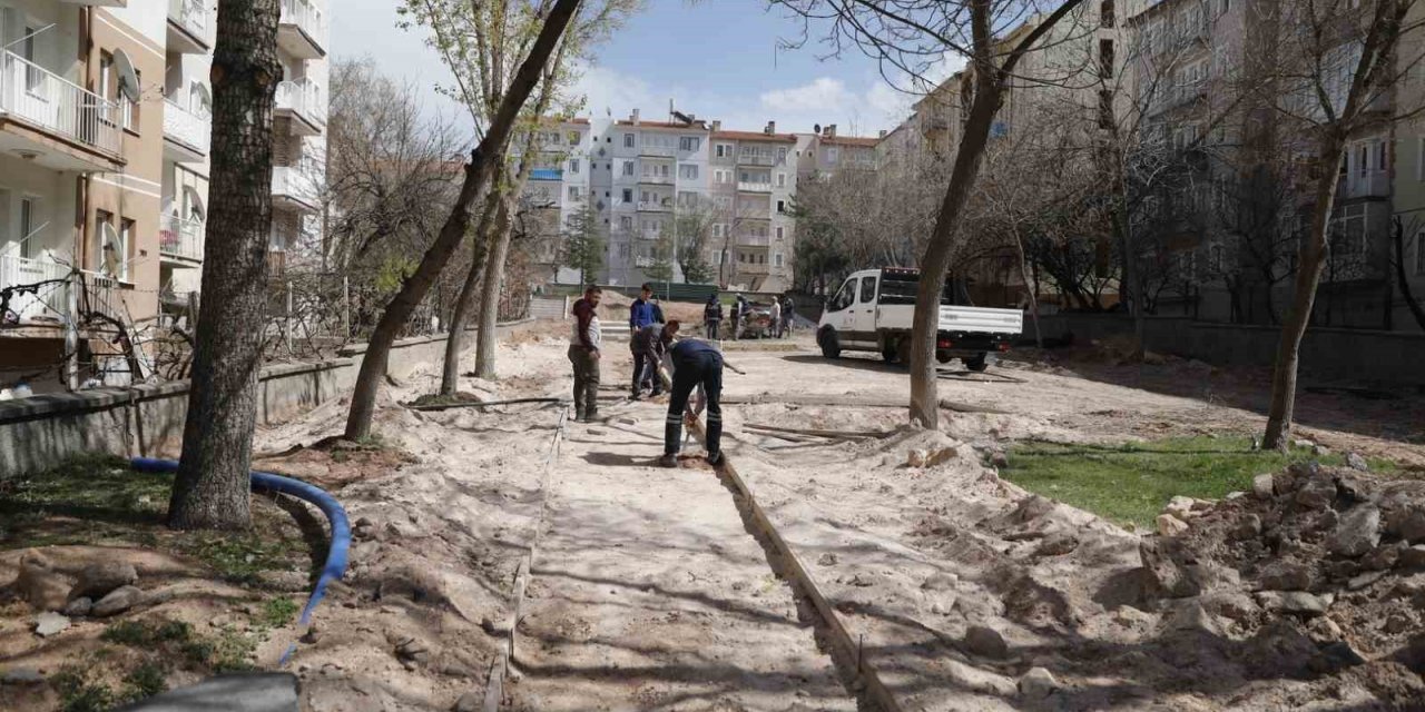 2000 Evler Mahallesi’nde park yenileniyor