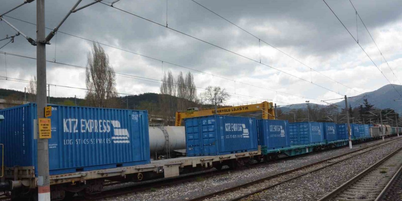 Fotoğraf çektirmek isterken elektrik akımına kapıldılar