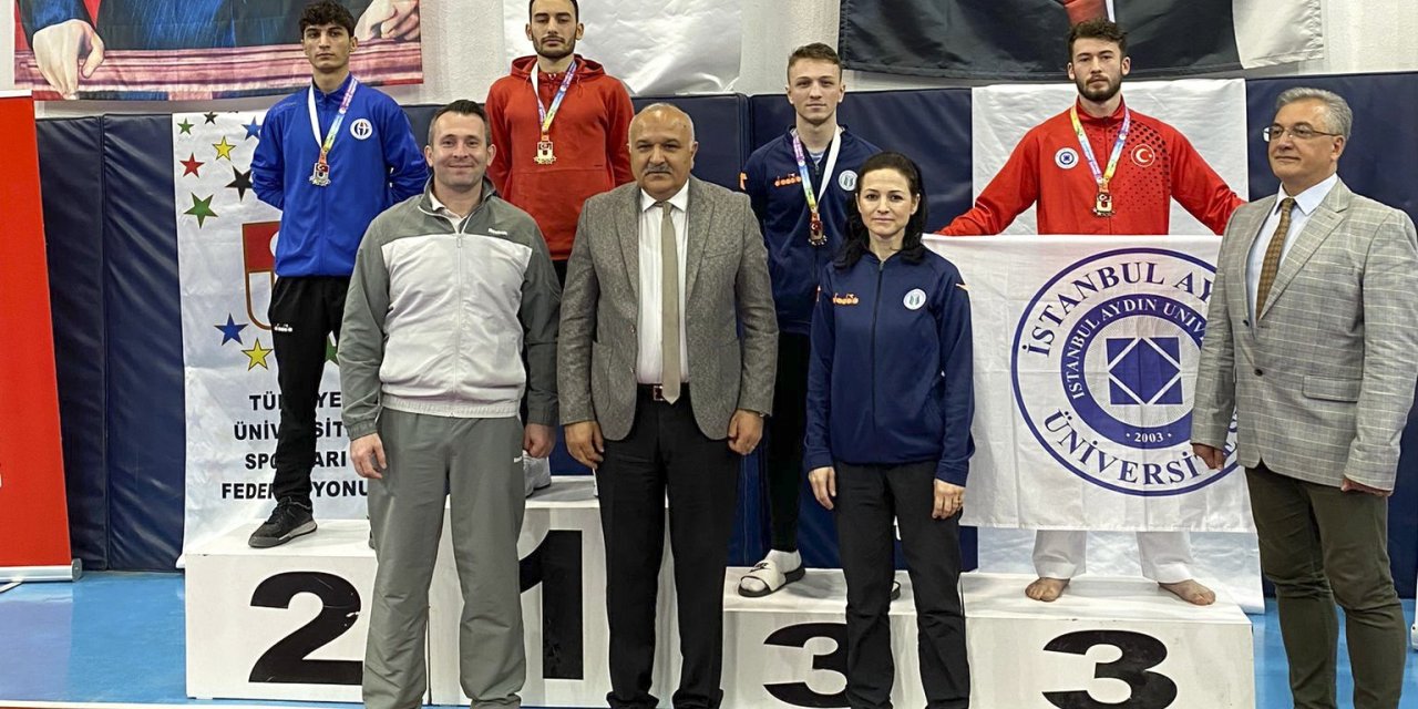 SUBÜ’lü karatecilerden 5 bronz madalya