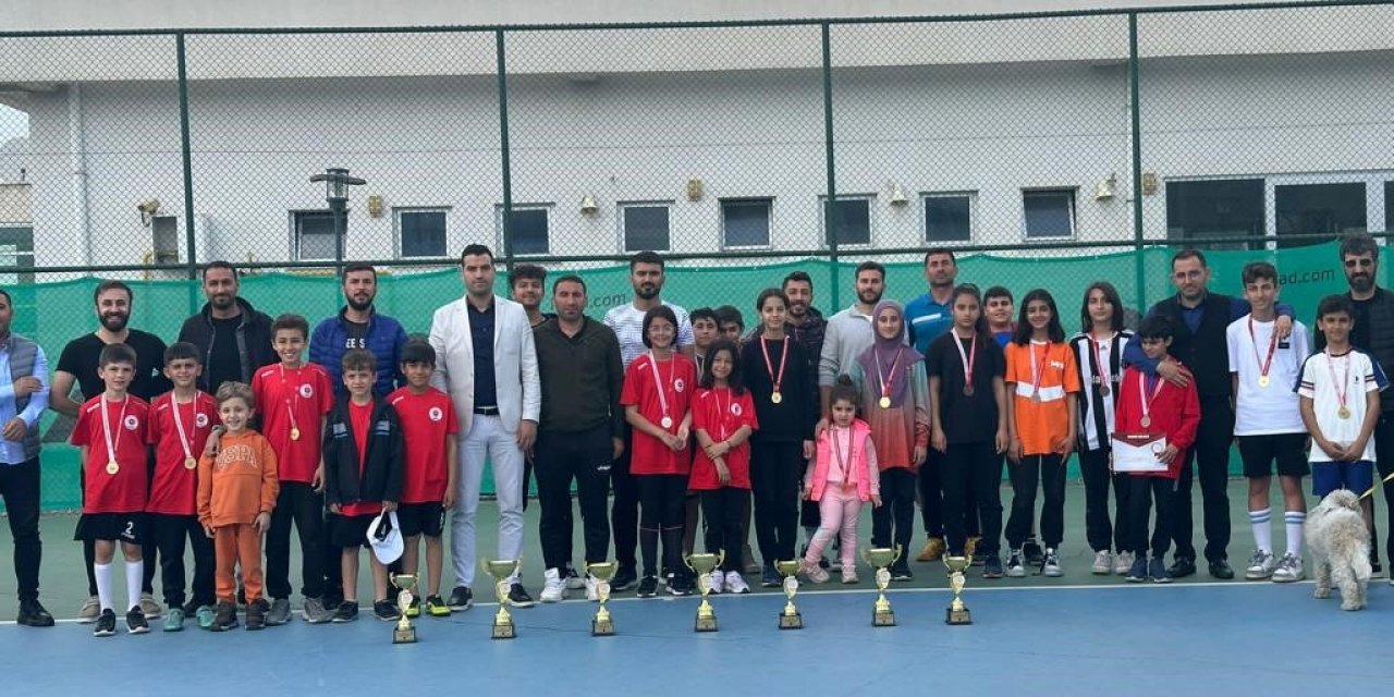 Batman’da tenisin küçük şampiyonları belli oldu