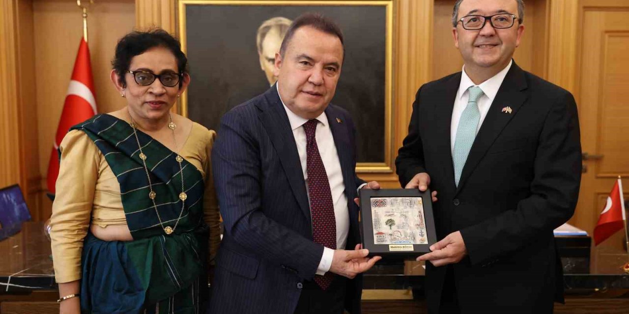 Sri Lanka Büyükelçisi’nden Başkan Böcek’e ziyaret