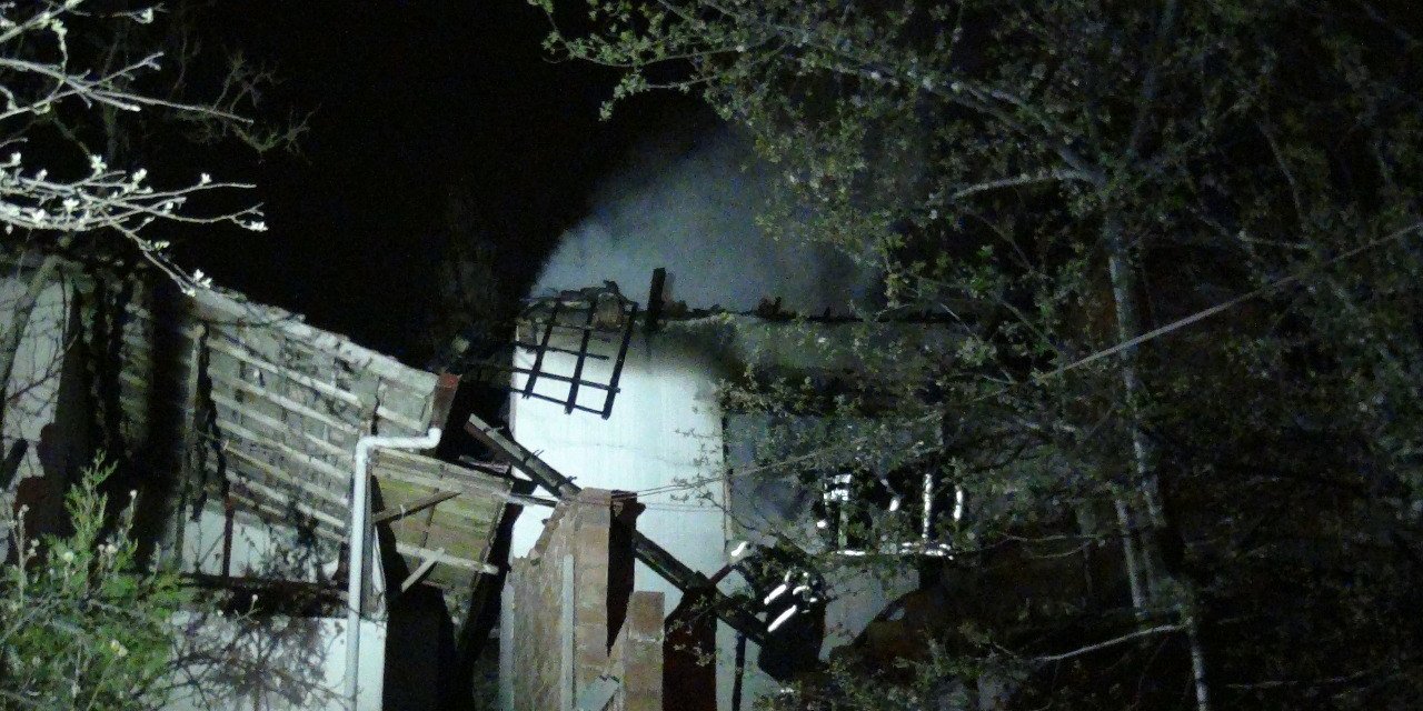 Çorum’da yangında ev kullanılamaz hale geldi