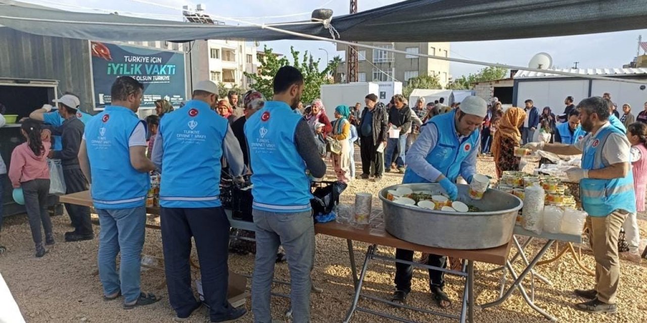 Afyonkarahisar İl Müftülüğü Kırıkhan’da iftar sofrası kurdu