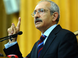 Kılıçdaroğlu'na grupta Sav protestosu