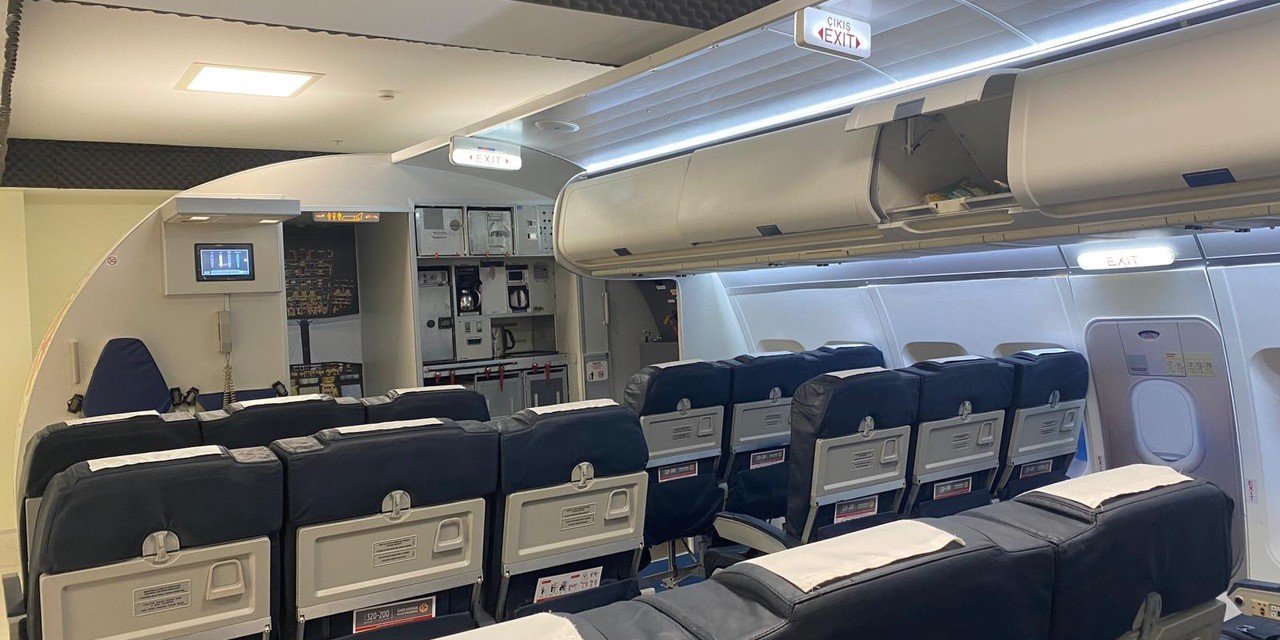 İzmir’in ilk gerçek uçak kesiti sınıfında uygulamalı eğitim başladı