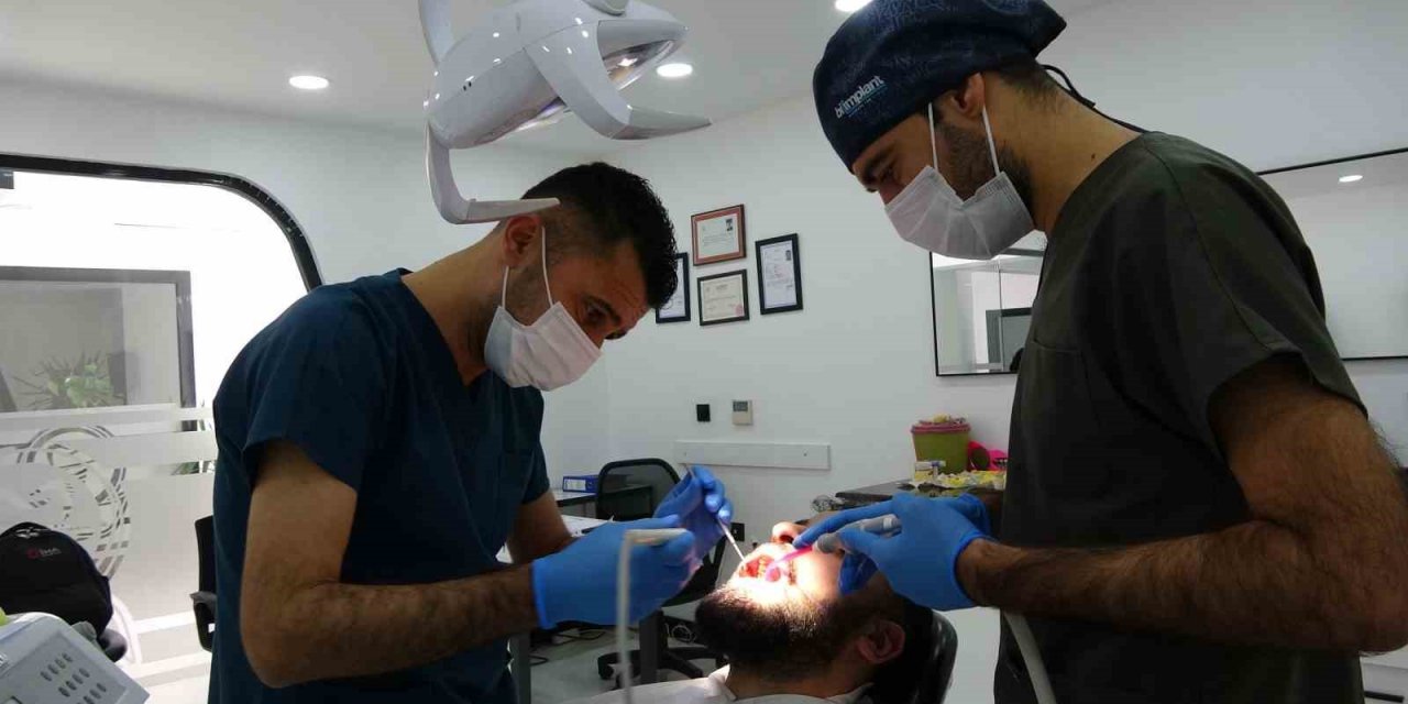 Diş doktoru uyardı: "İftarda ve sahurda mutlaka dişlerinizi fırçalayın"