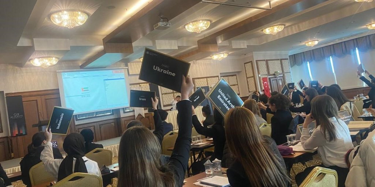 Bu konferansla öğrenciler tartışma becerilerine sahip oldu