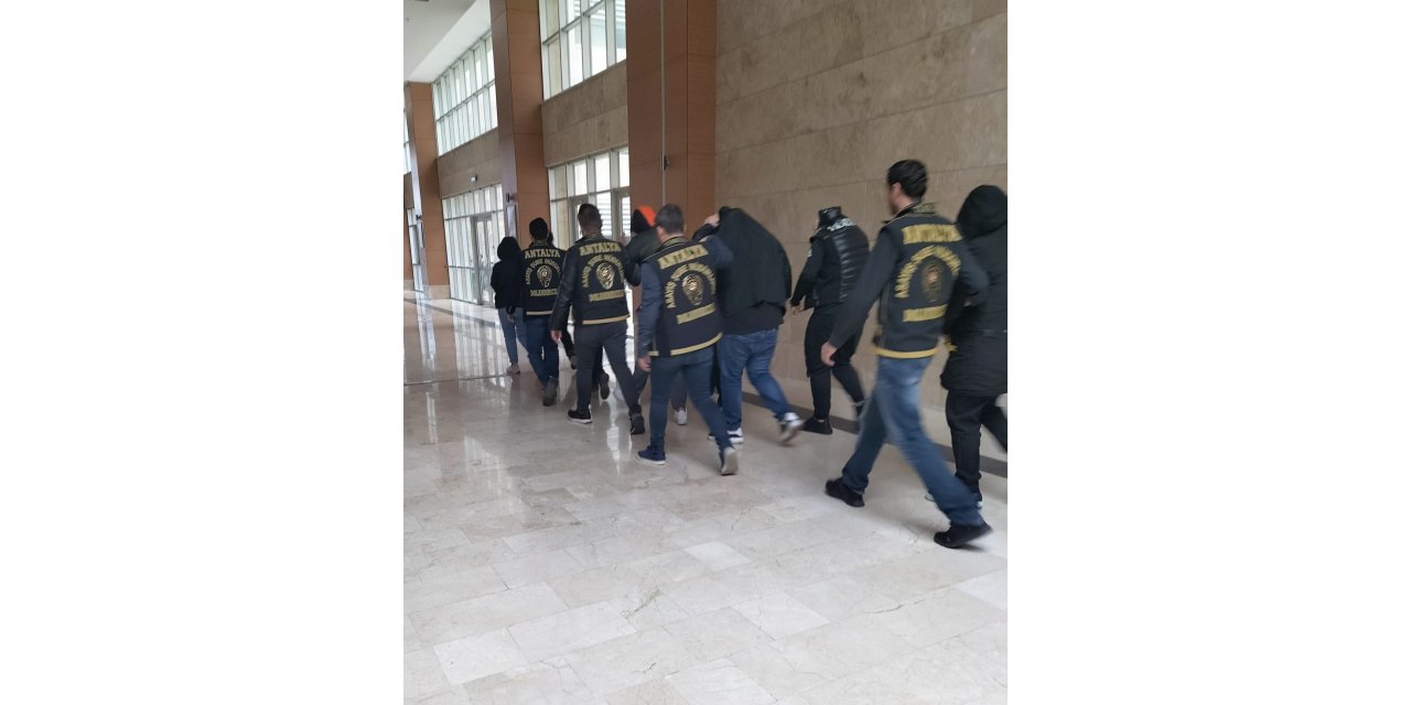 Antalya’da ’dublör’ kullanarak 50 milyon TL’lik gayrimenkul dolandırıcılığı