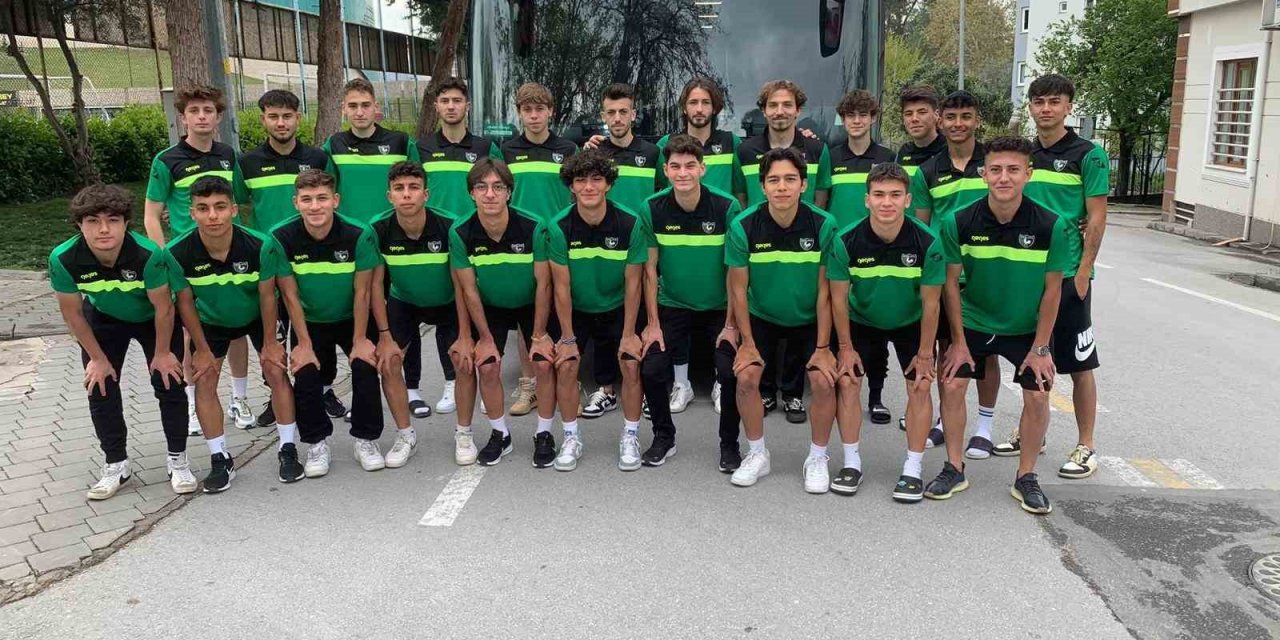 Denizlispor’un gençleri final bileti için yola çıktı