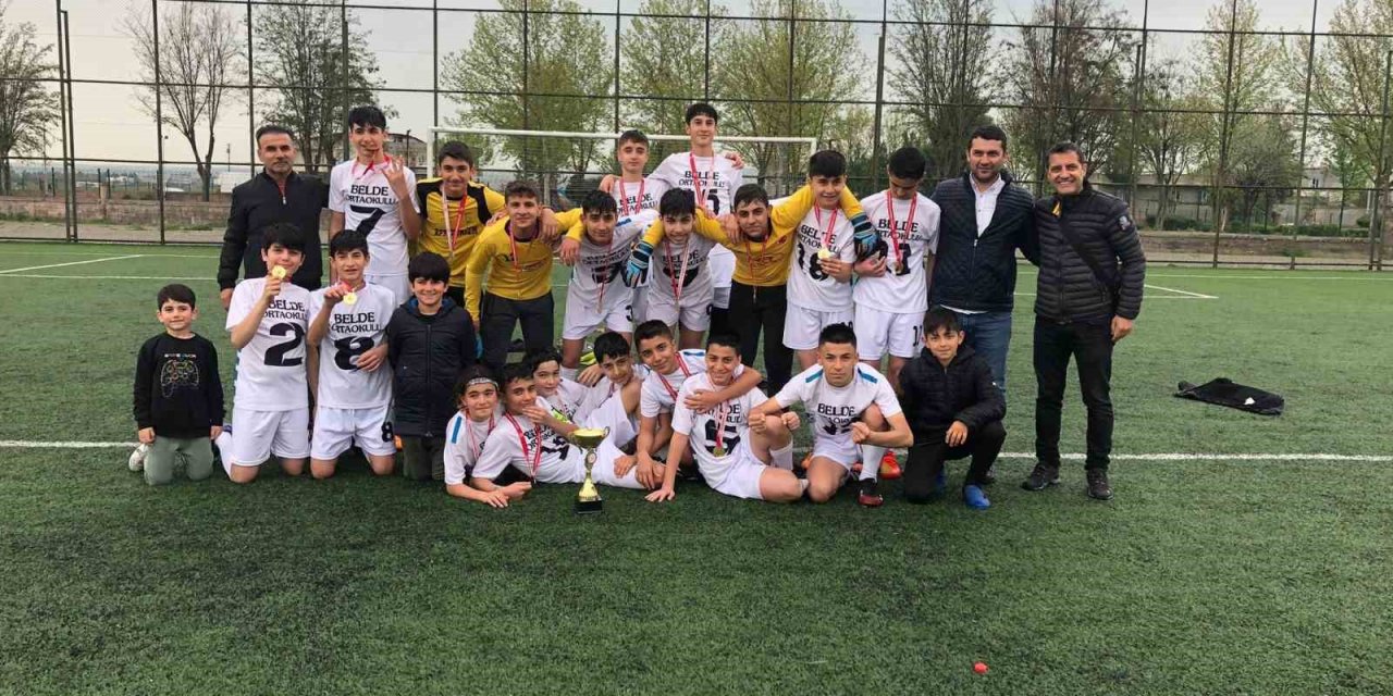 Batman’da yıldız erkekler futbol il şampiyonası sona erdi