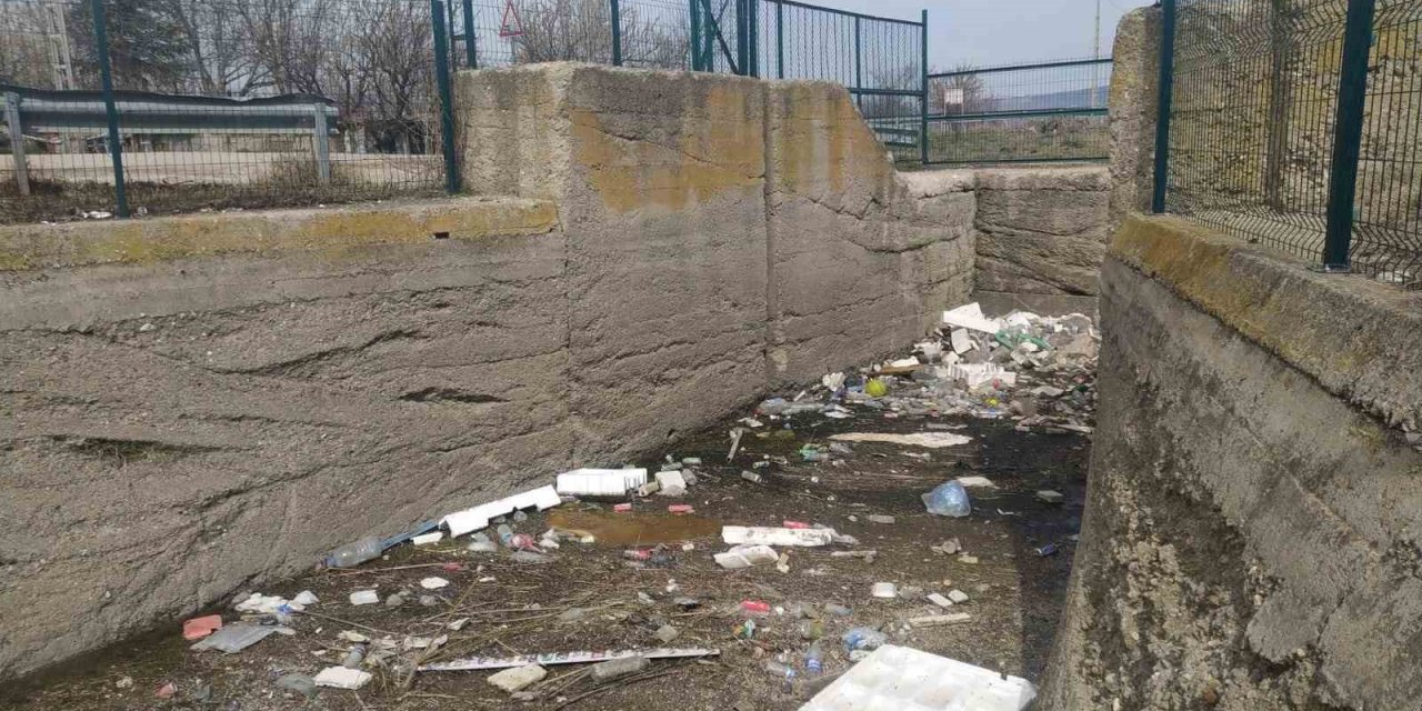 Bu görüntünün sebebi çevre duyarsızlığı