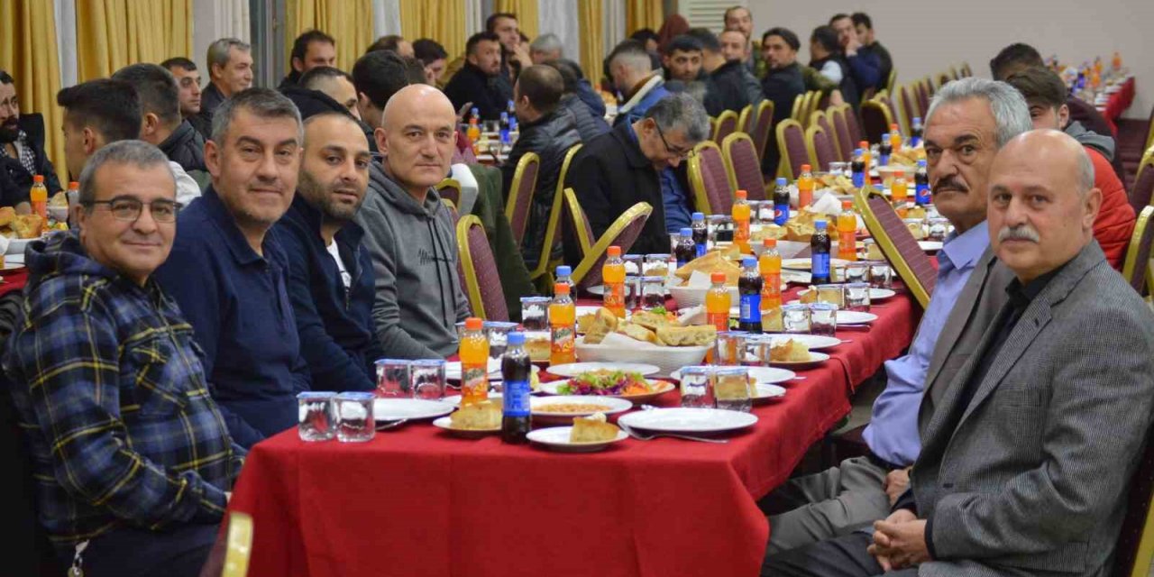 Maden işçileri iftarda bir araya geldi