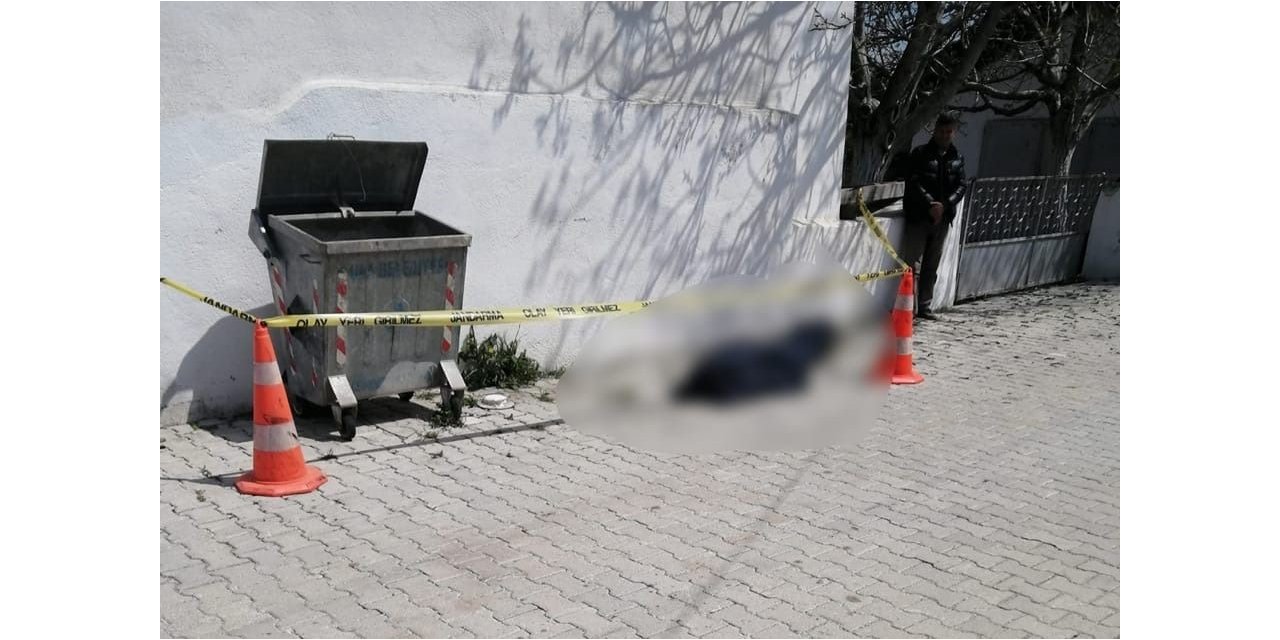 Ula’da yolda yürürken fenalaşan vatandaş yaşamını yitirdi