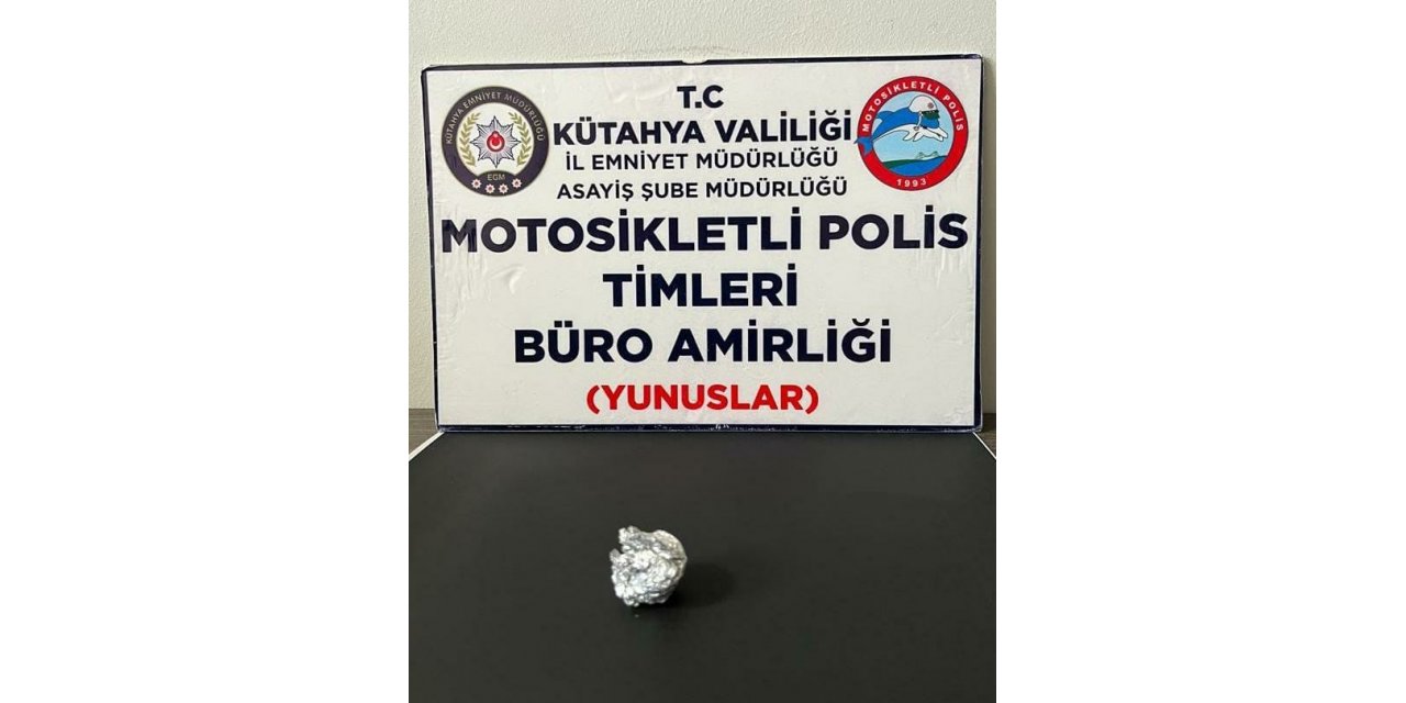 Kütahya’da yoklama kaçağı şahsın üzerinde uyuşturucu bulundu