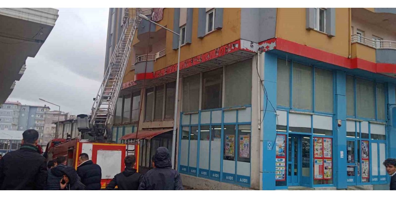 Özalp’te yangın: 1 yaralı