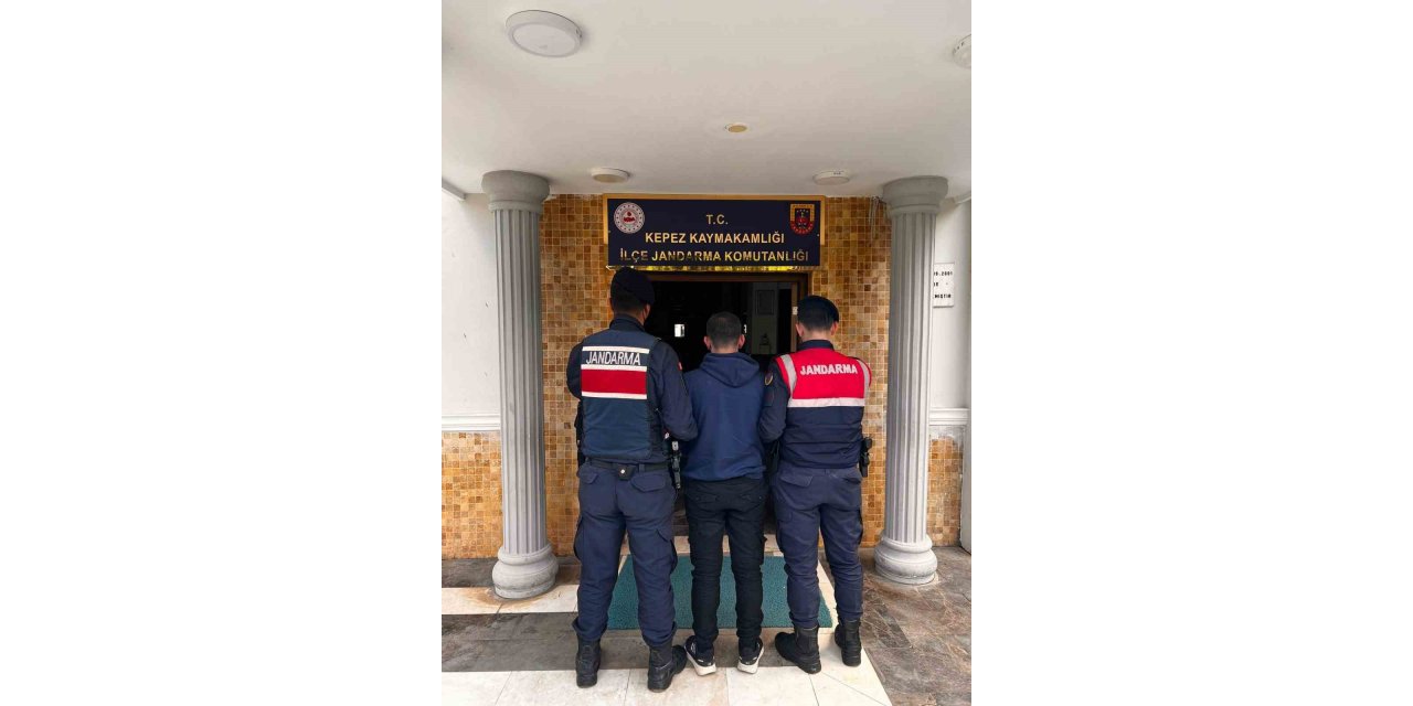 Antalya’da 14 suç kaydı ve 14 yıl 9 ay hapis cezası bulunan şahıs yakalandı