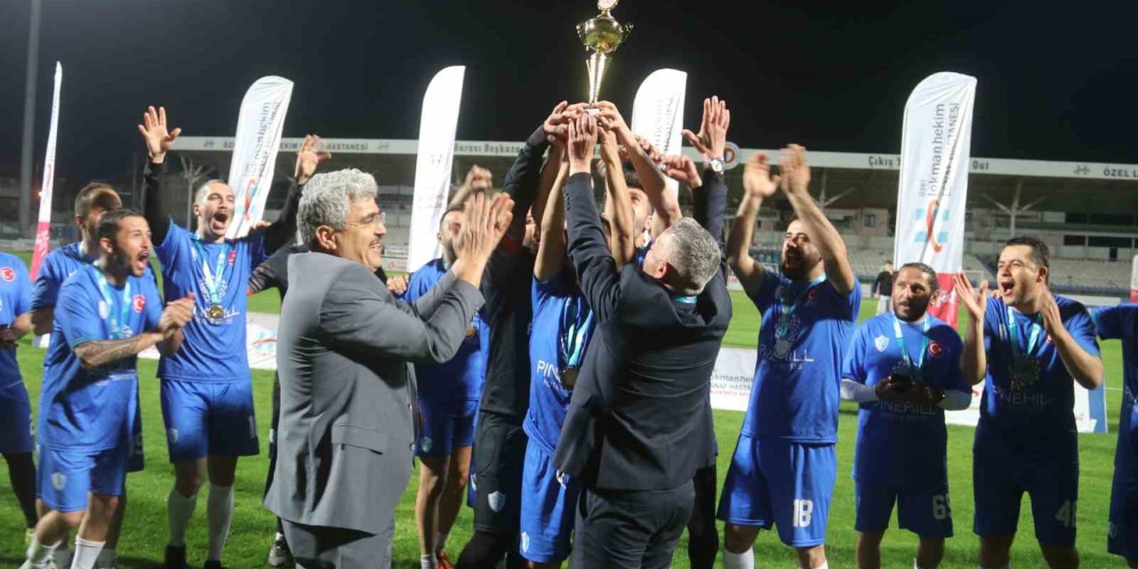 Fethiye’deki turnuvanın şampiyonu Ölüdeniz oldu