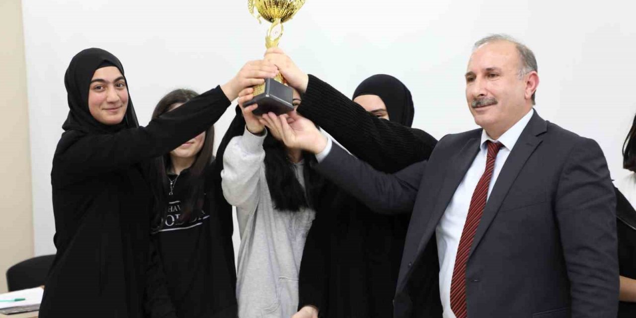 Ağrı’da okullar arası münazara yarışmaları