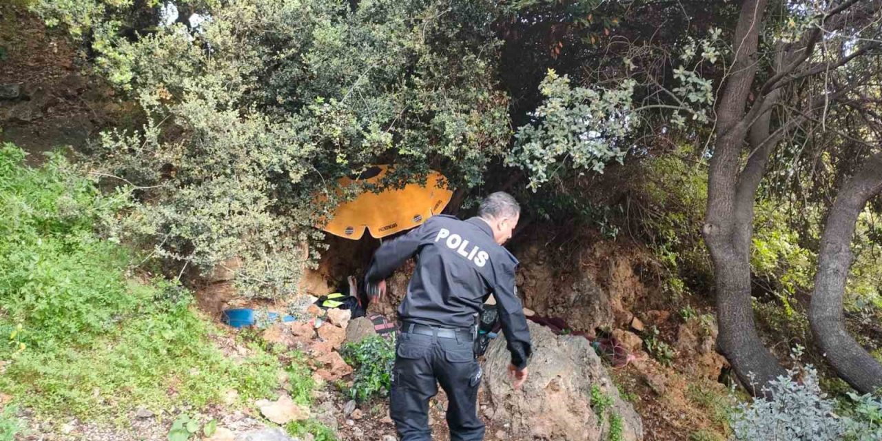 Çalılık alanda bir şahıs ölü bulundu