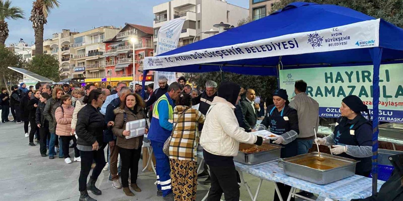 Aydın Büyükşehir Belediyesi iftar sofralarında vatandaşlarla buluşmayı sürdürüyor