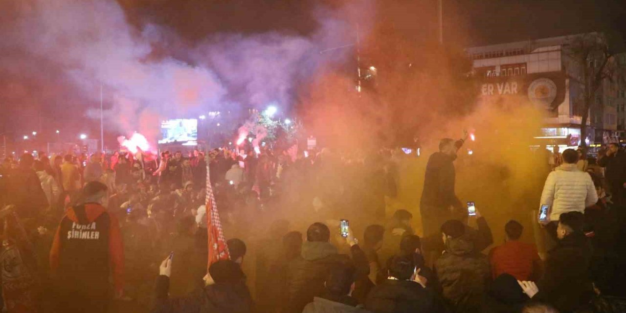 11 yıl sonra Süper Lig’e çıkan Samsunspor’dan muhteşem gibi kutlama