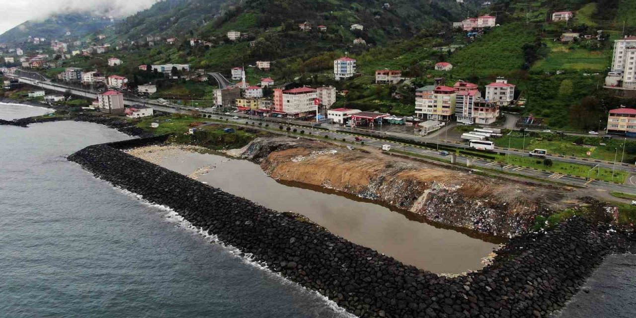 Yeşille mavinin birleştiği Karadeniz’e yakışmayan görüntü