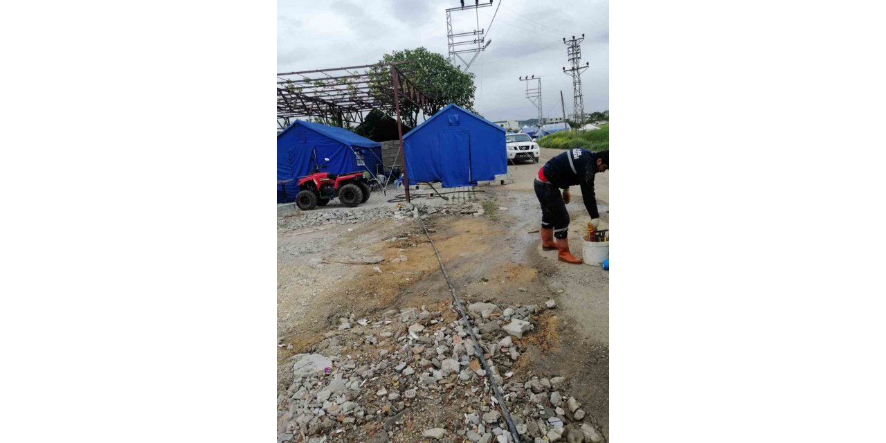 Hatay’da içme suyu şebeke tamiri devam ediyor