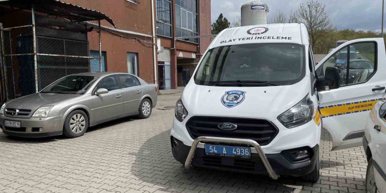 Boğazı kesik halde bulunan genç hemşirenin otopsi işlemleri sürüyor