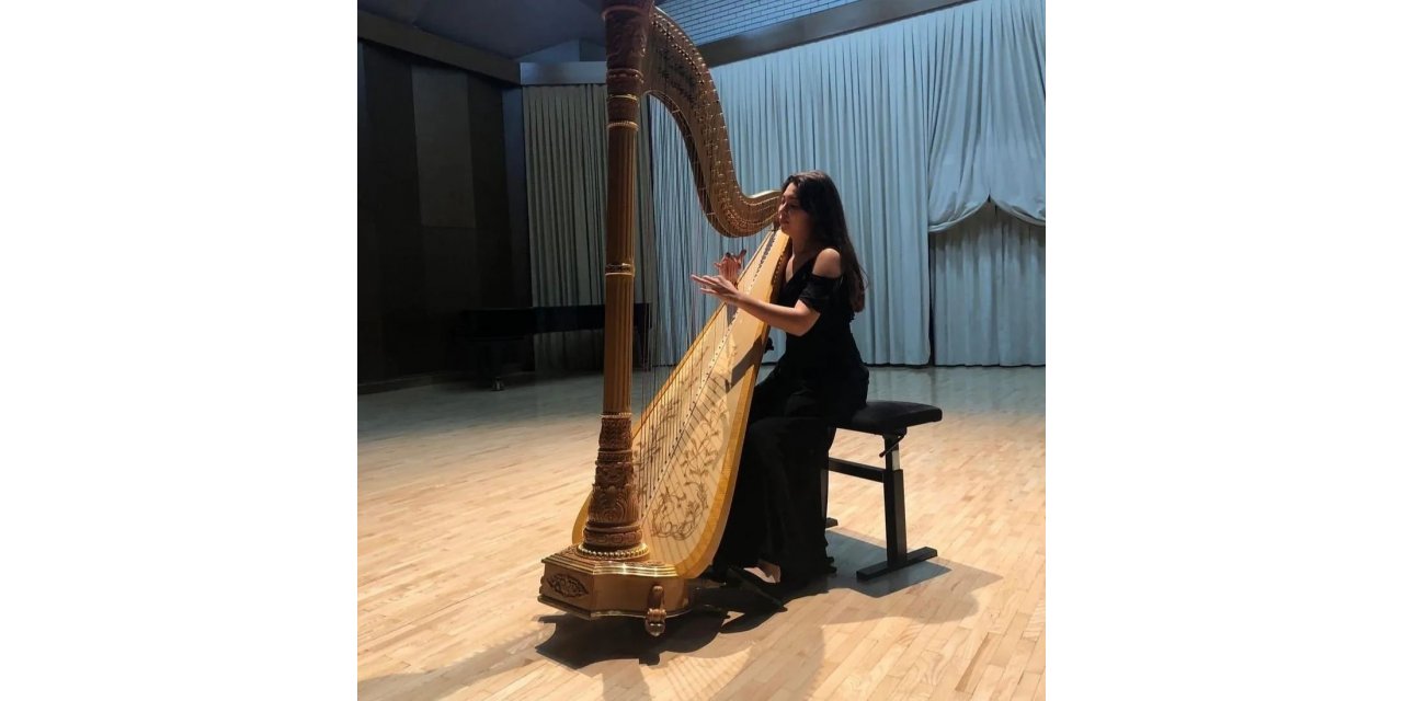 Anadolu Üniversitesi konservatuvar öğrencisi Slovenya’da düzenlenen yarışmada bronz madalyaya layık görüldü