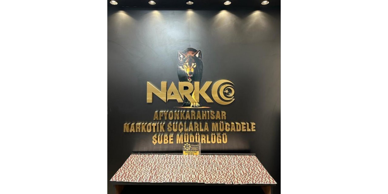 Polis bin 724 adet sentetik ecza diye adlandırılan uyuşturucu hap ele geçirdi