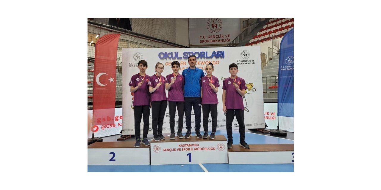 Gençler taekwondoda finalde