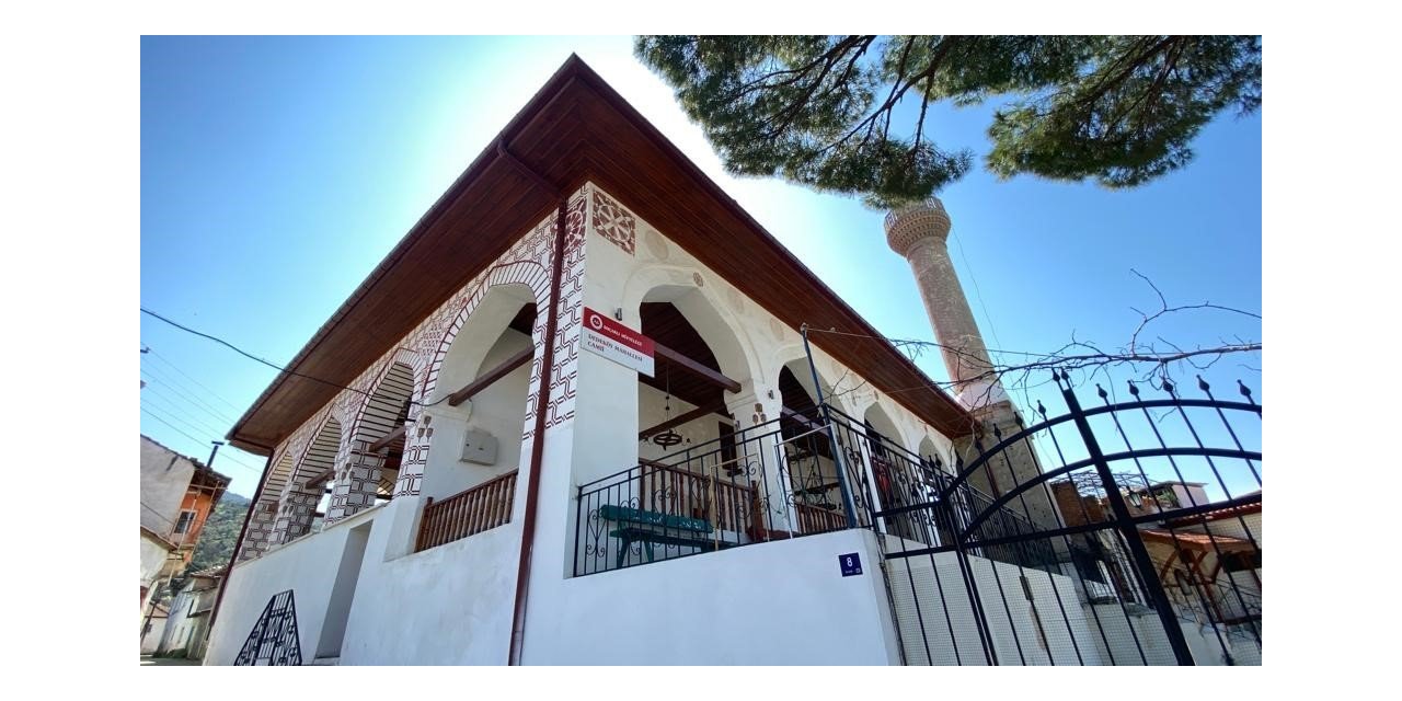 Dedeköy Cihanoğlu Cami, 667 yıldır ihtişamını koruyor