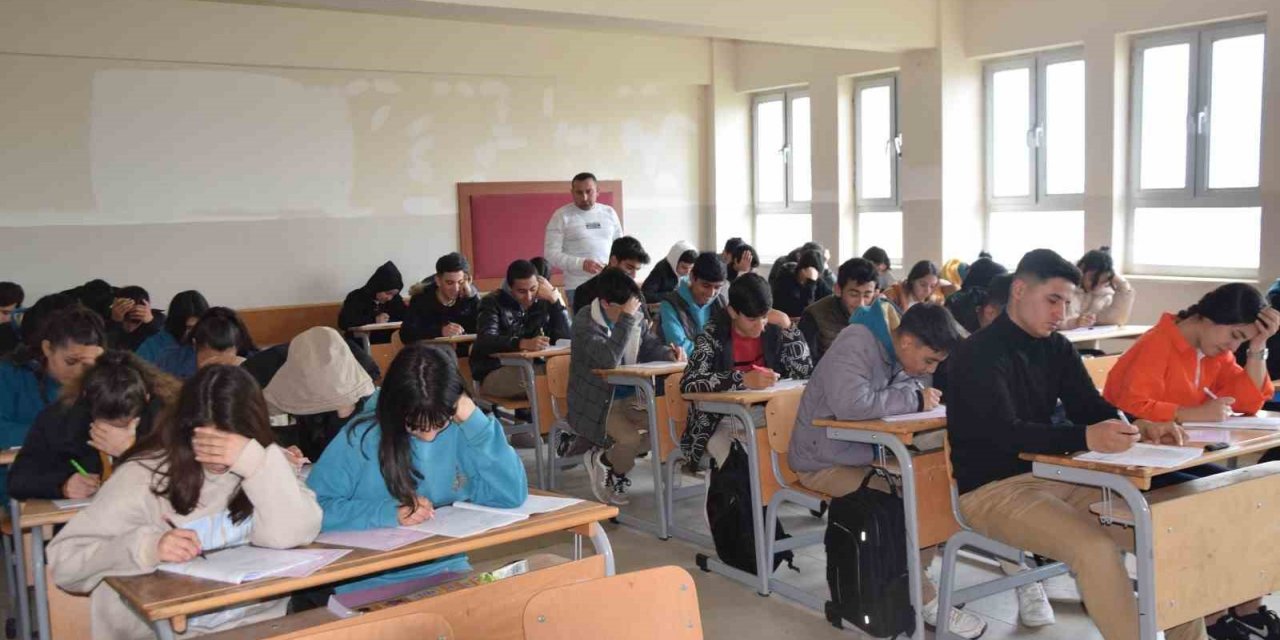 Öğrencilere deneme sınavı desteği