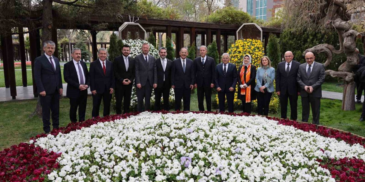 Milletvekili adaylarına büyükşehirde coşkulu karşılama