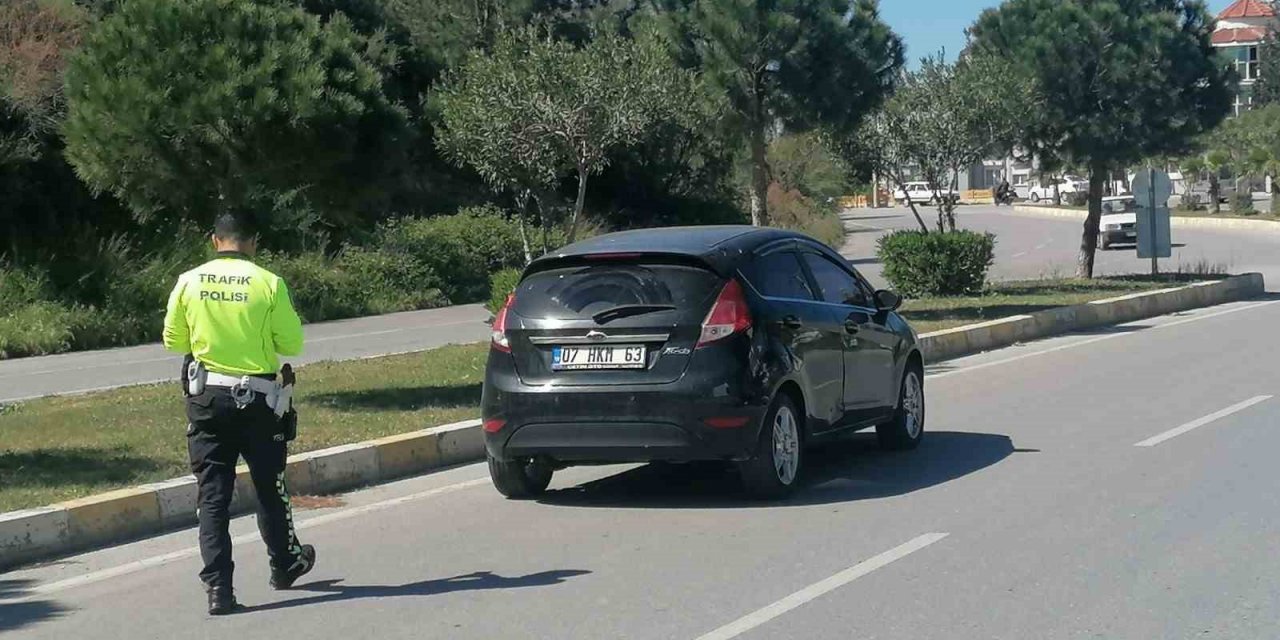 Başındaki kask sayesinde kazayı hafif atlattı