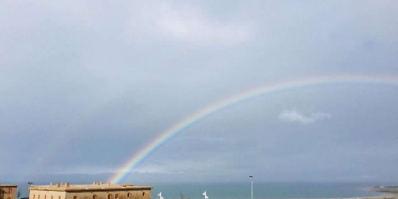Van’da yağmur sonrası ’gökkuşağı’ güzelliği