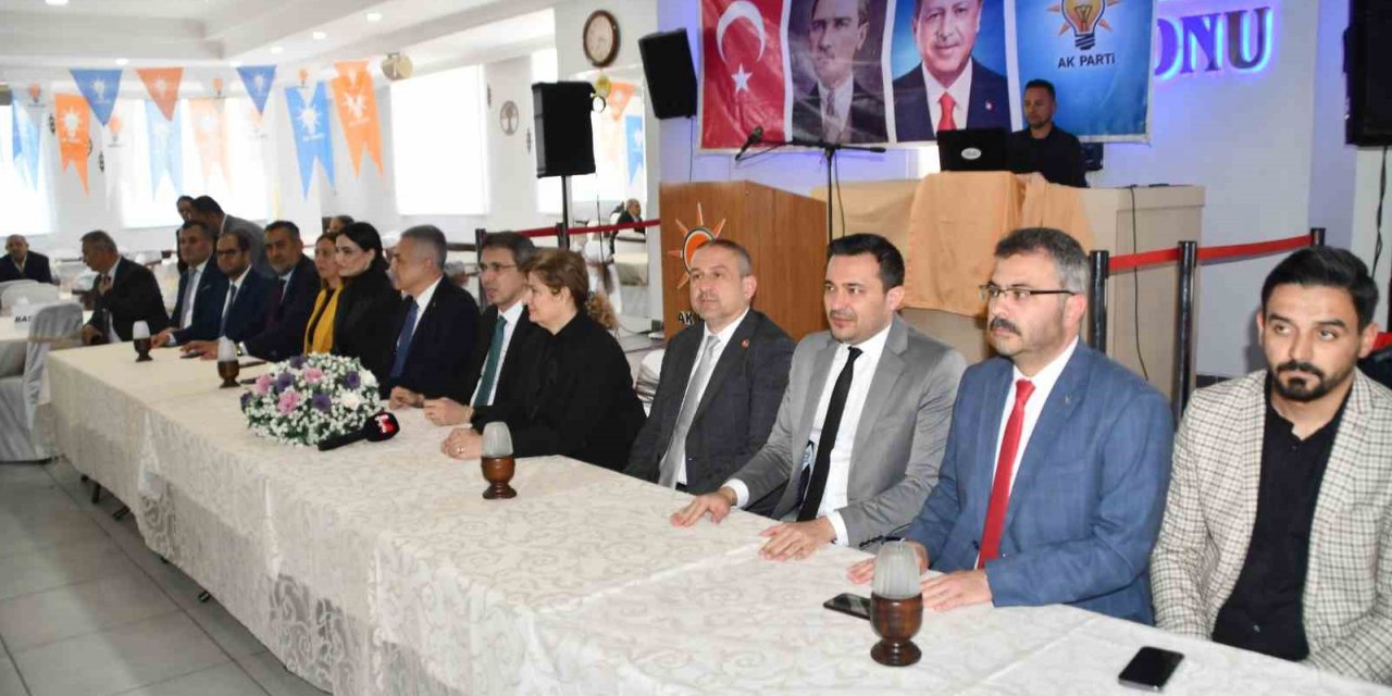 AK Parti Söke’de Aydın milletvekili adaylarını tanıttı