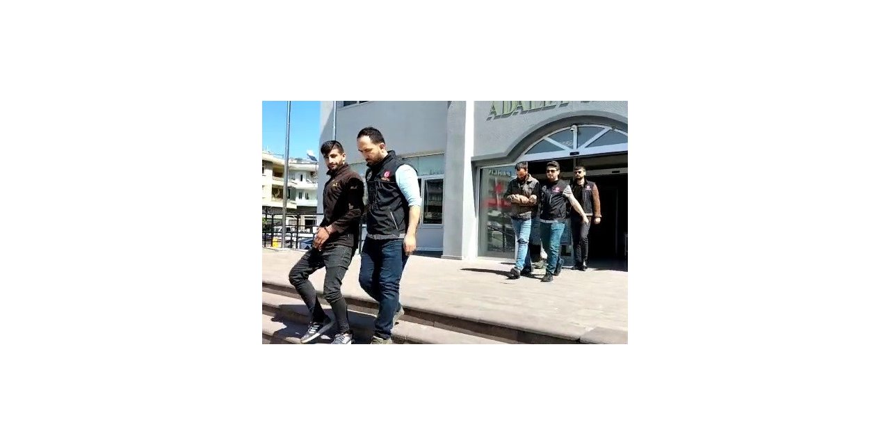 İzmir polisi zehir tacirlerine göz açtırmadı: 3 tutuklama