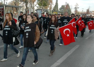 'Ata'ya Saygı' yürüyüşü