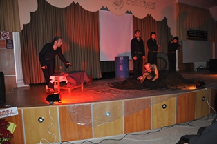 'Ateş ve İhanet' oyunu büyük ilgi gördü