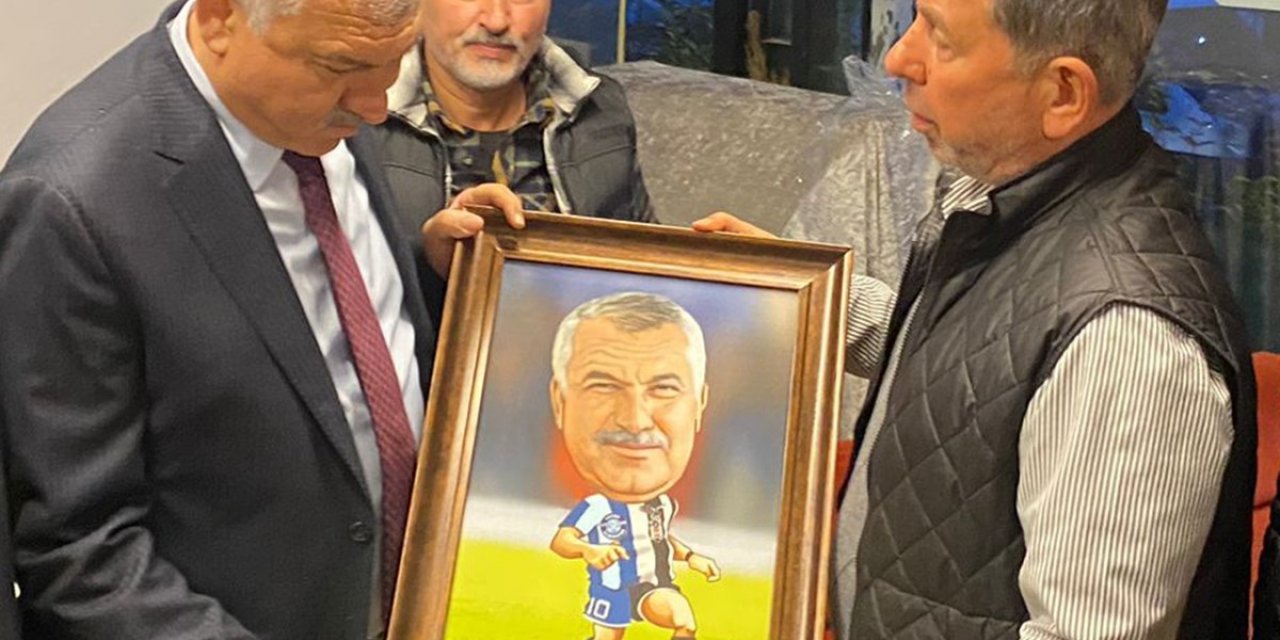 TSYD’den başkan Karalar’a karikatür sürprizi