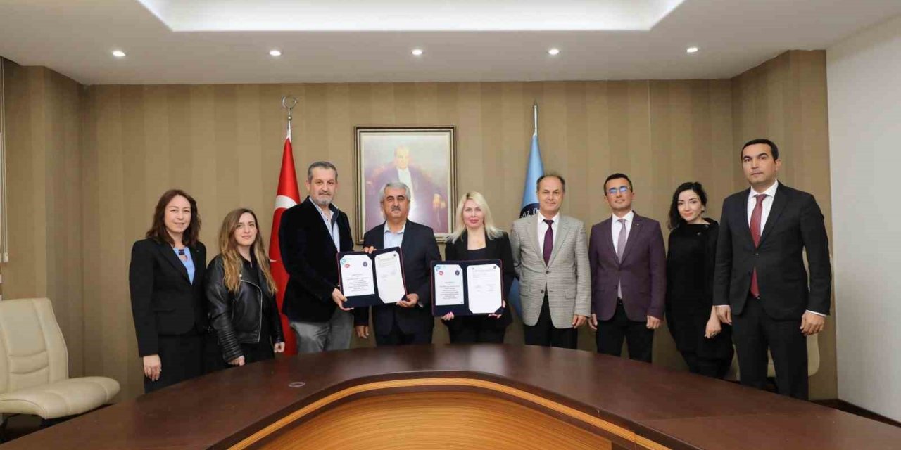 Hayırseverden Korkuteli MYO’ya Mantar Üretim Odası