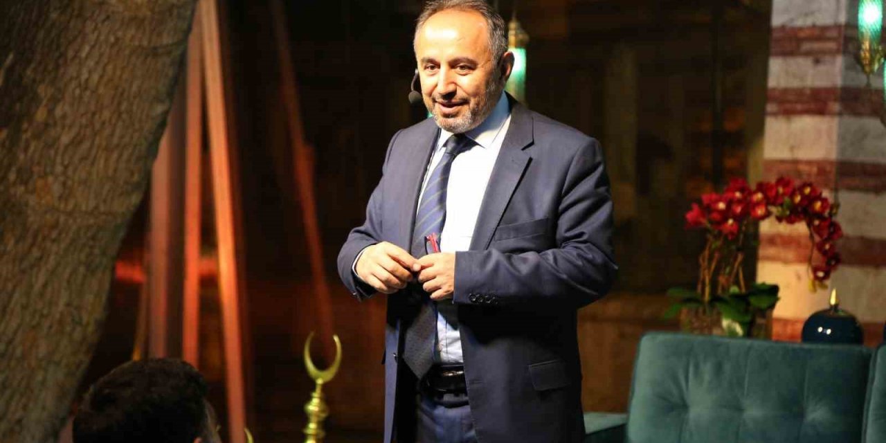 Eyüpsultan’da ‘Türklerin Dini Serüveni’ söyleşisi yapıldı