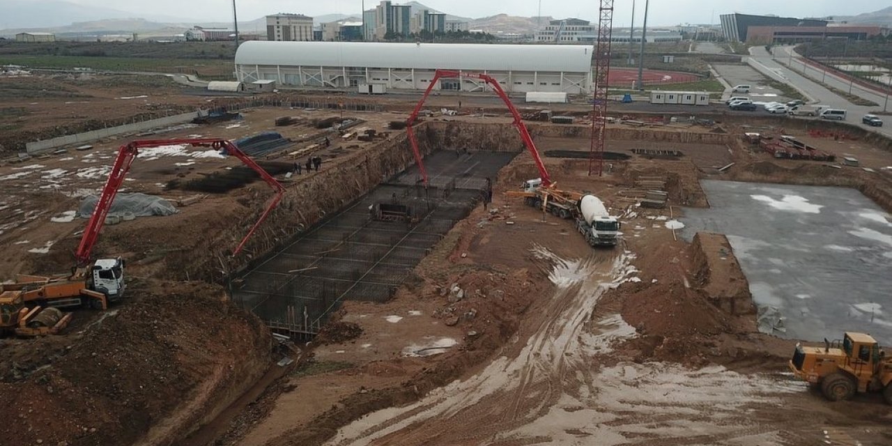 Rektör Aktekin: "Birkaç ay içerisinde ağız ve diş sağlığı alanında hizmet vermeye başlayacağız"