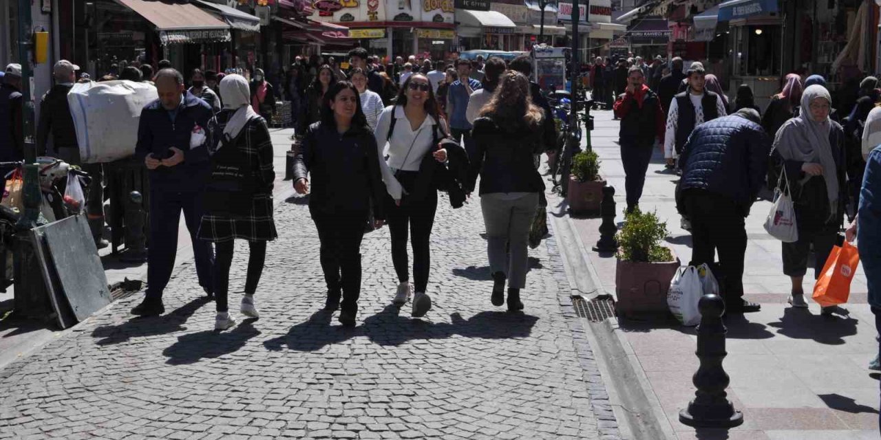 Eskişehir’e adeta yaz erken geldi